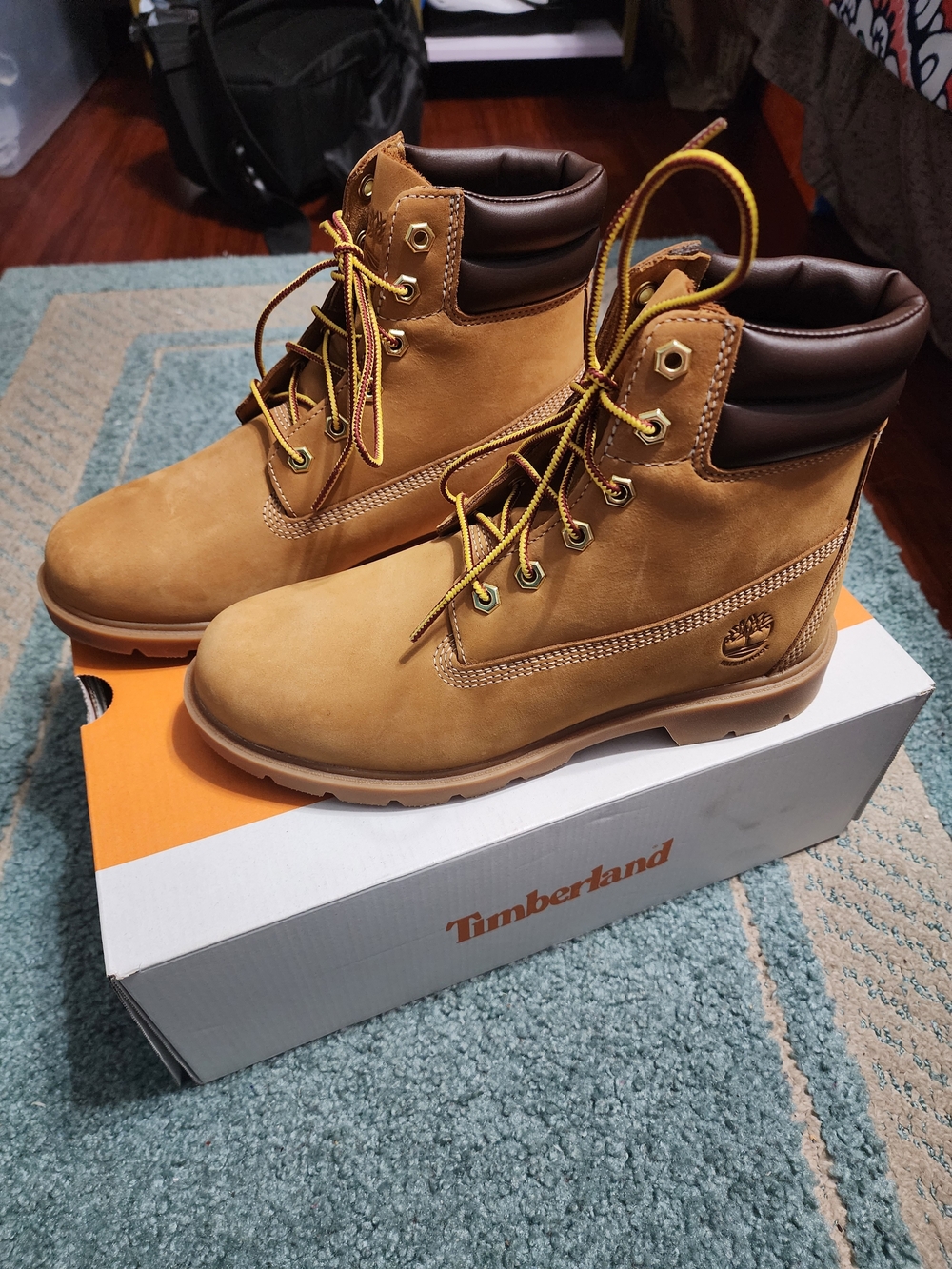 Timberland Wheat/Tan Women's 6-Inch Lace-Up Boots